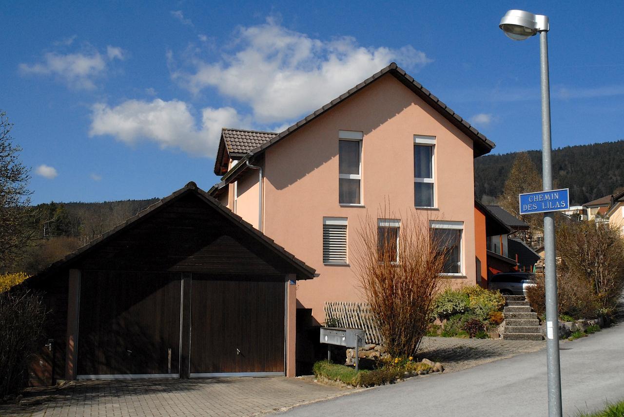 Appartment Aux Lilas Les Geneveys-sur-Coffrane Zewnętrze zdjęcie